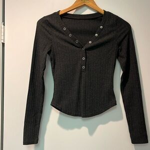 Juniors Size XS Gray Snap Up  Stretchy - 3/4 length Sleeves Top